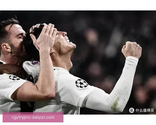 莱万多夫斯基在本赛季迎来状态回暖，帽子戏法表现值得关注