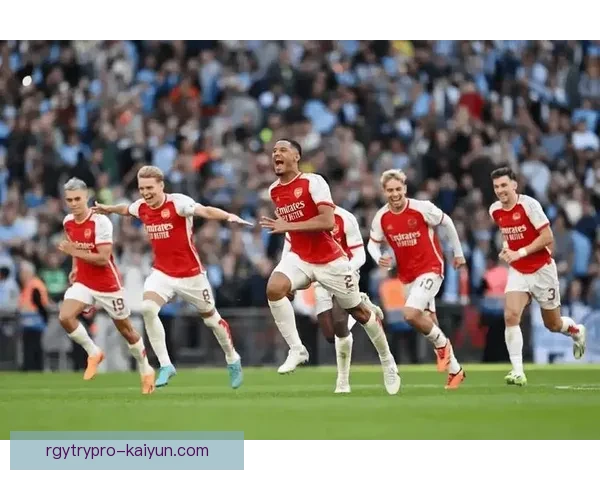 哈钦森本赛季在英超表现稳健，持续提升中场竞争力